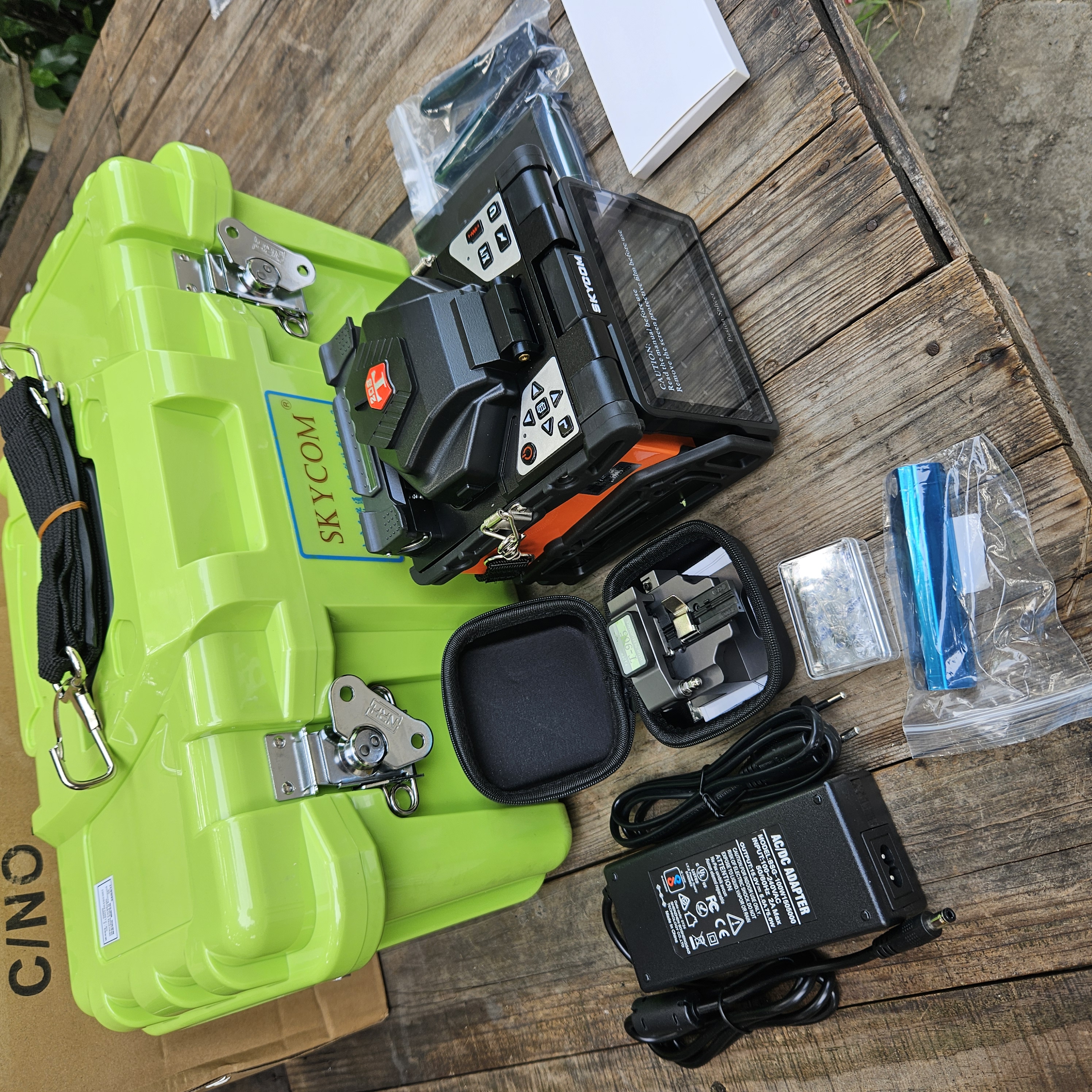 Splicer Skycom T208